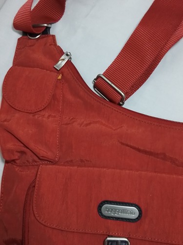 Baggallini Uptown Slim Sling Organizer Umhängetasche Handtasche Rot - Bild 3 von 10