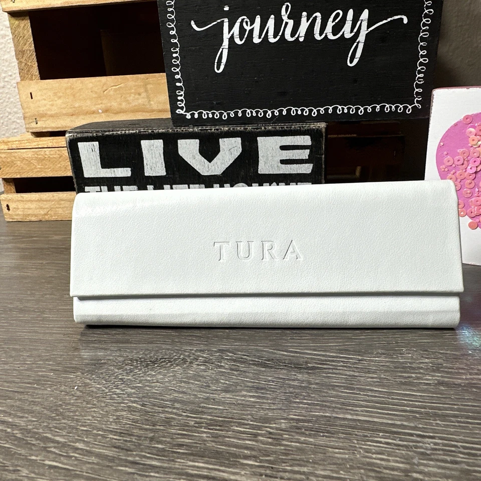 Gafas de sol TURA blancas con logotipo abatible estuche triangular usado COMO NUEVAS Foto 2 de 4