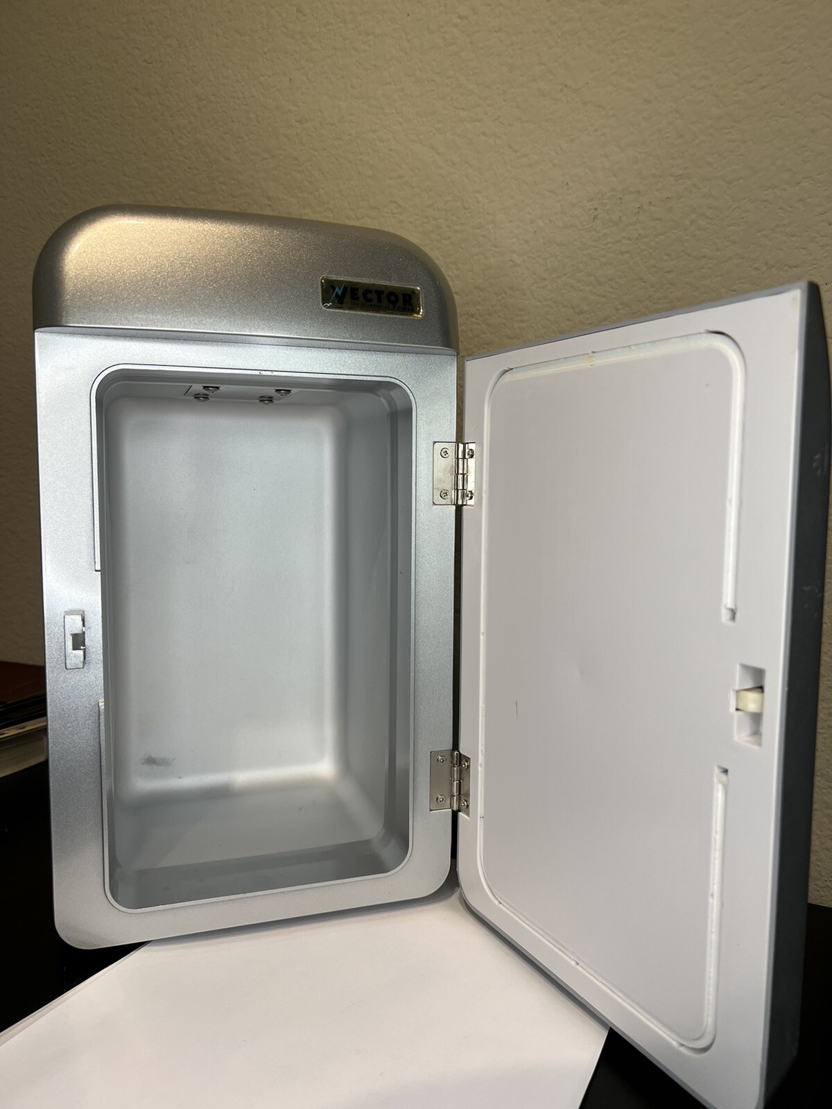 Vector Silver Mini Fridge Cooler Warmer 