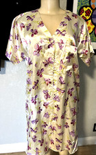 Vanity Fair Button Down floral nightgown Robe Short Sleeve Small y9