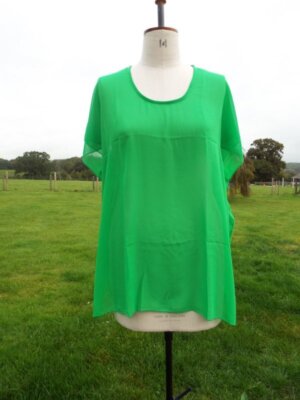 Bright Green Relaxed Sheer Cover Up / Over Top ITALY MODA Plus Size 20   22 BNWT