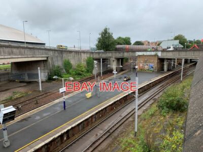 FOTO AUSSTELLUNGSZENTRUM BAHNHOF BAHNSTEIG 1 FÜR ZÜGE NACH GLASGOW CENTRA