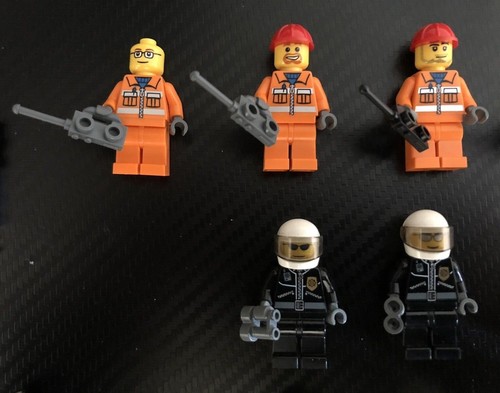 LEGO City Minifigure Lot / Prisoners, Guards, Cops, Scuba, Dogs, Accessories etc - Picture 3 of 7
