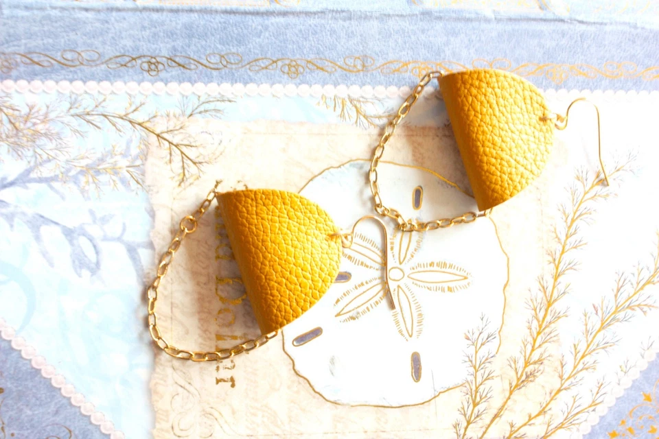 Pendientes de cuero genuino caramelo con adorno de cadena, nuevos, hechos a mano Foto 3 de 4