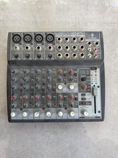 Behringer XENYX1202 Mezclador Compacto Analógico 12 Entradas 2 Buses
