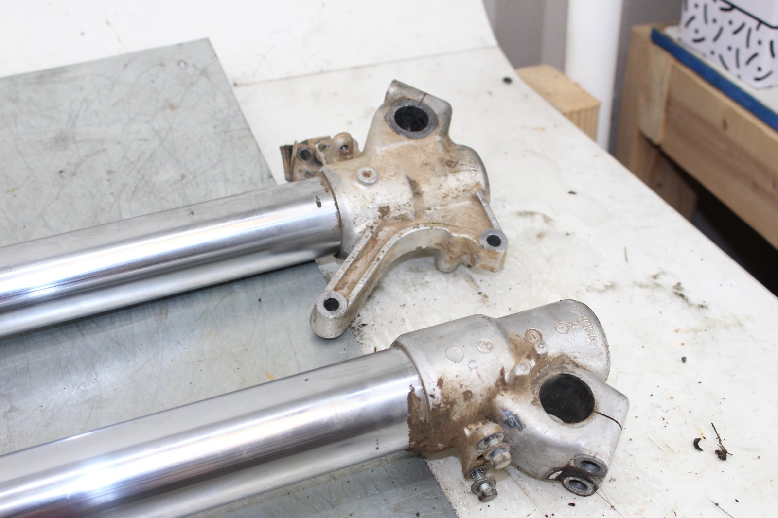 01-03 2003 YZ250F YZ 250F OEM Front Suspension Forks Damper Fork Set Assembly