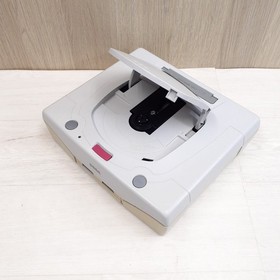Japanese Sega Saturn Console White with 2 controllers 6 games & memory tested