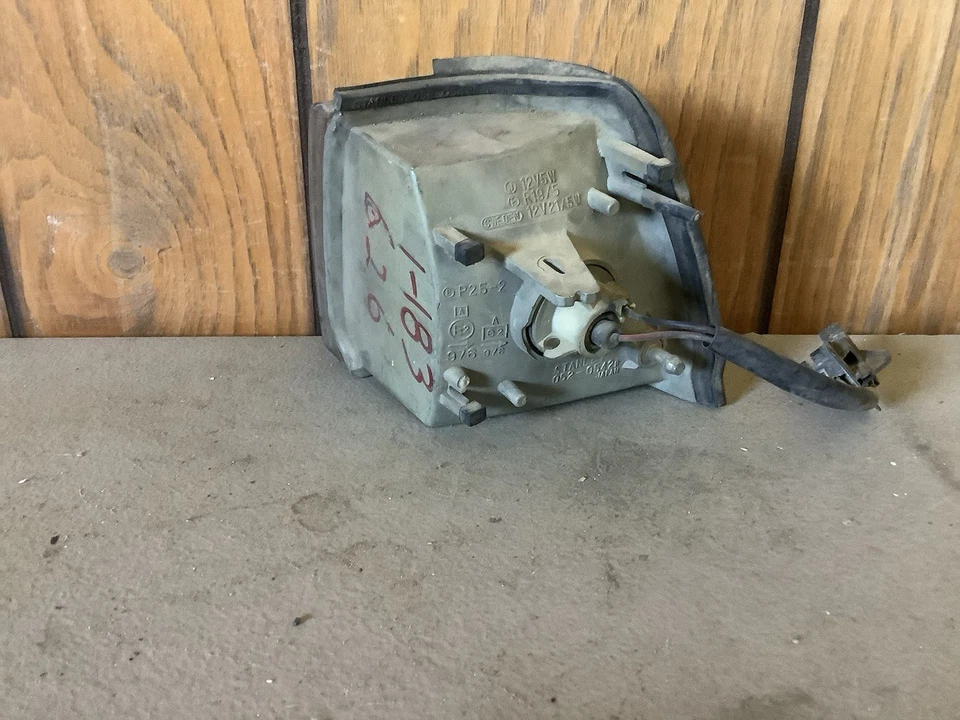 Mazda 626 1986 052-0542 luz de señal de giro lateral del pasajero ((R1-183)) Foto 3 de 4