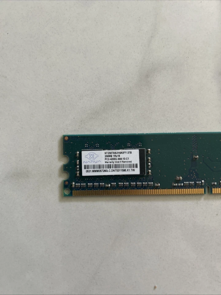 Nanya Memory Card RAM NT256T64UH4A0FY-37B 256MB DDR2-533 (PC2-4200) PC2-4200U - Image 2 of 4