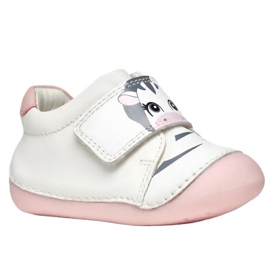 Geox B Tutim Mädchen First Steps Schuhe in weiß & rosa Leder mit Kuh Aufkleber