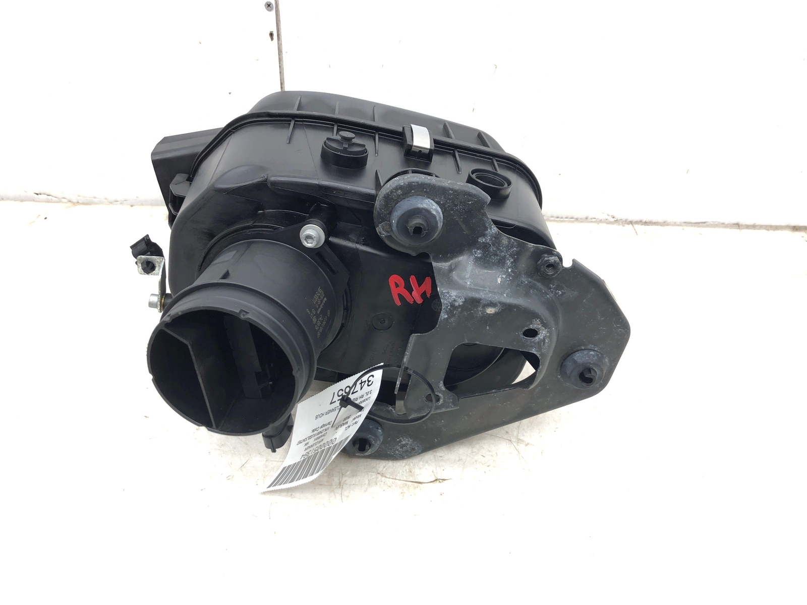 2017-2020 MASERATI LEVANTE M161 3.0L RIGHT AIR CLEANER HOUSING 670101256 *19K*