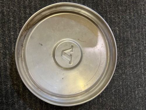 Volvo chrome "V" center cap oem - Picture 4 of 4