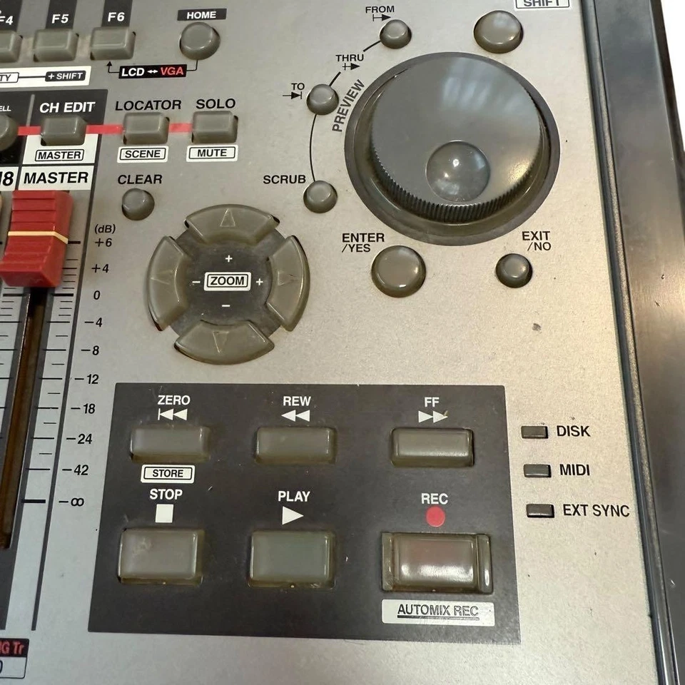 Roland VS-2000CD Digital Studio Workstation 24/16-bit capable 20tr recorder - Image 4 of 4