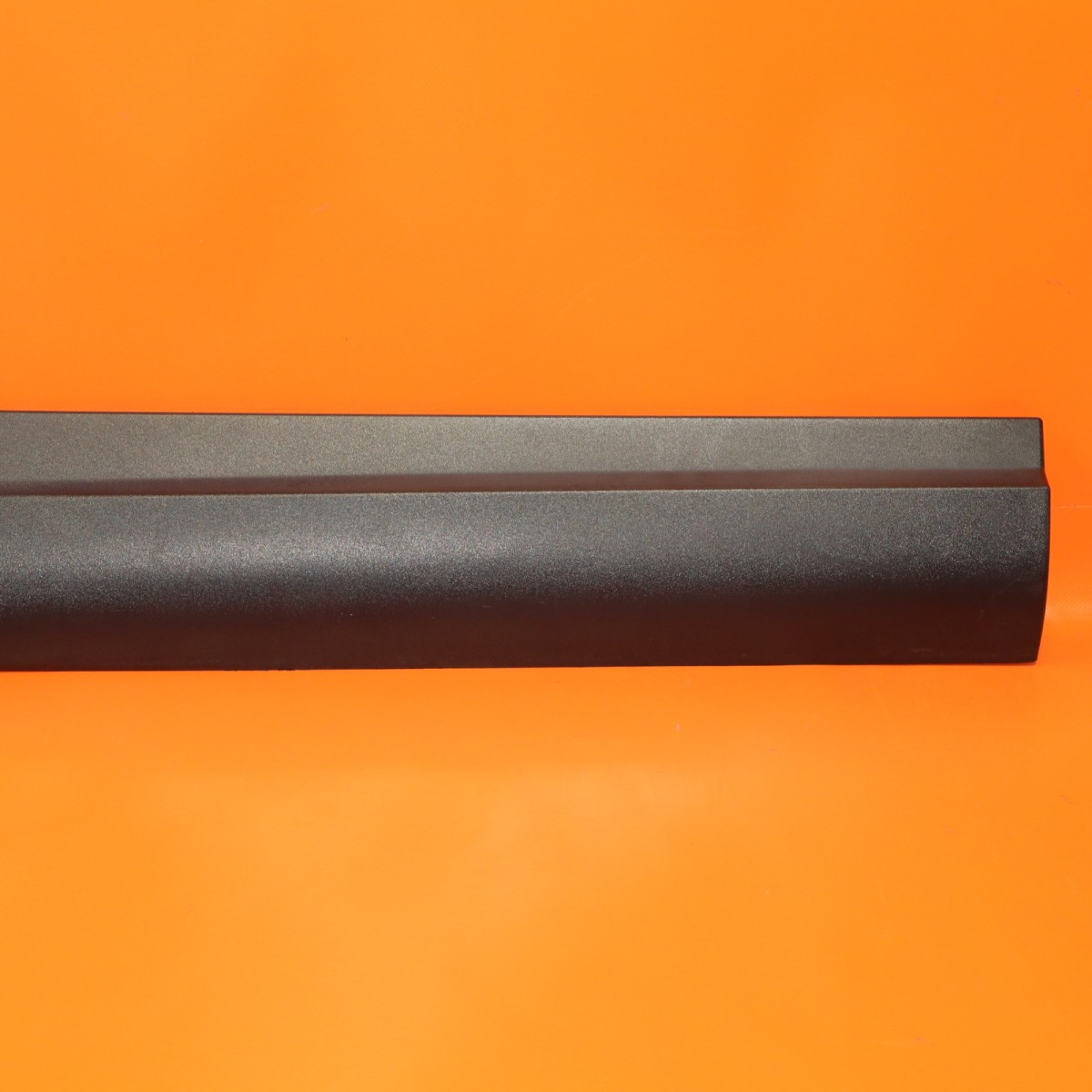 MASERATI LEVANTE DOOR MOLDING LOWER TRIM RIGHT REAR 2017 2018 2019 670035237OEM