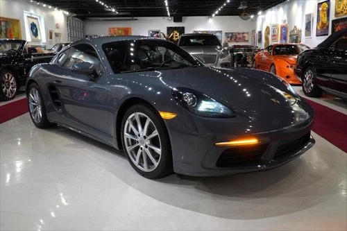 2018 Porsche 718 Cayman COUPE Image 1 of 2