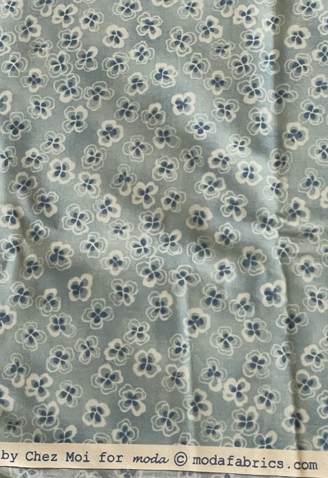 Boutique by Chez Moi for Moda Flora Circles on Green 23 Inches x 42 Inches Wide - Image 4 of 4