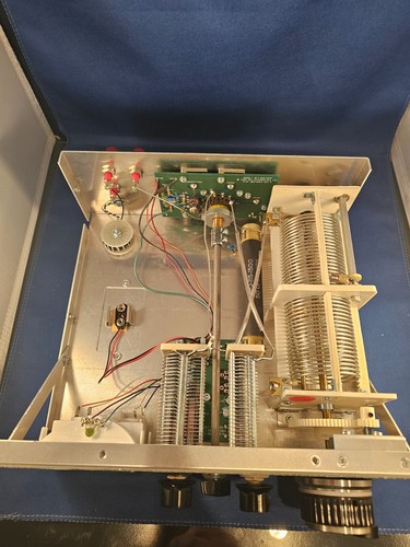 MFJ-969 Deluxe Versa Tuner II Ham Radio Roller Inductor Antenna Tuner 300 watts. - Picture 3 of 8
