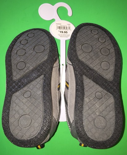 NEW! TCP Boys Size 10 Gray Fasten Shoes Non-Marking Athletic Gift! Nice $19.95 - Picture 3 of 3
