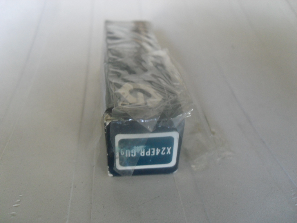 NOS NEW GENUINE DENSO NIPPONDENSO 5318 ND X24EPR-GU9 SPARK PLUG AUTOLITE 4163