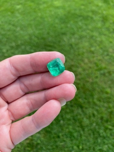 Natural certified Zambia Green Emerald TCW 10.97 Square shape Gemstone - Picture 8 of 11