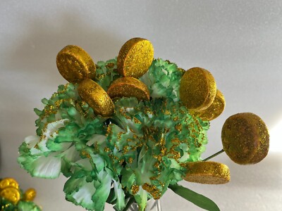 St Patricks Day Carnations Bouquet White Or Green With Shamrocks Or Coins New