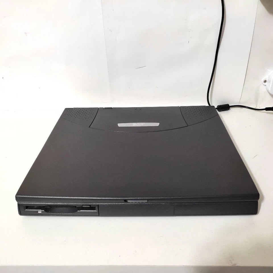 Notebook PC Computer ACER con Windows 98 Seriale Floppy Parallela PASCAL 21023 - Immagine 2 di 4