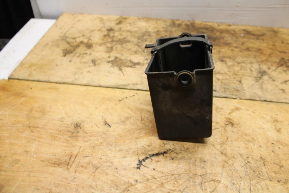 91-93 YAMAHA FZR1000 BANDEJA BATERÍA PLÁSTICO BB339 Foto 3 de 4