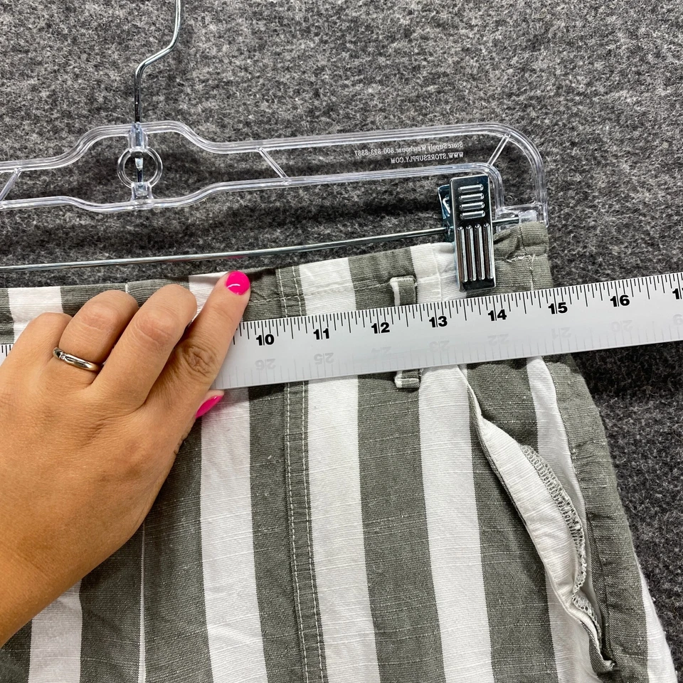 Shorts loft feminino S pequeno cinza listrado rayon cintura média frente plana - Imagem 4 de 4