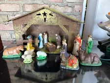Vtg Nativity Stable with 14 Figures, Light,  and Music Box playing Silent Night