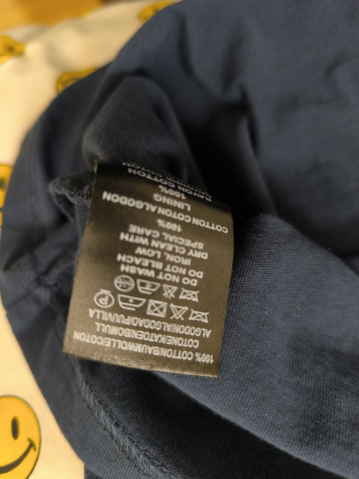 Lacoste big print regular basic tee shirt small s… - image 8