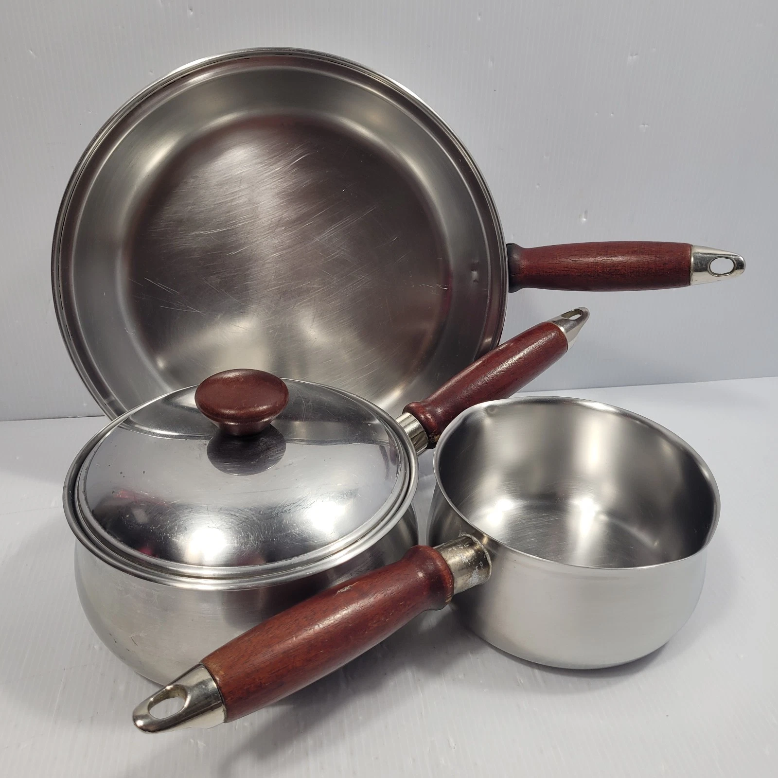 VTG Prestige Lifetime Cookware | Copper Bottom | Wood Handles | England 1989
Opens in a new window o