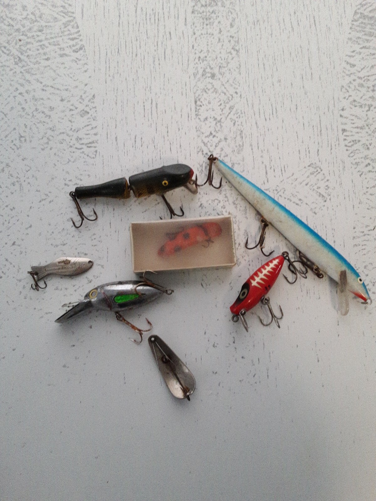 Picture 1 of 24