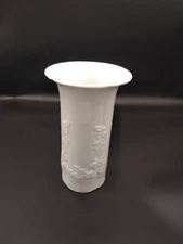 Vintage Royal Porzellan Bavaria KPM Germany Handarbeit Bud Vase Embossed EX