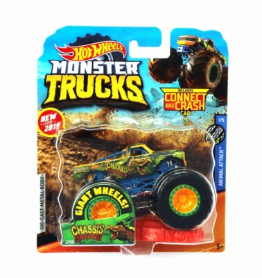 Hot Wheels Monster Trucks Chassis Snapper with Connect & Crash Car