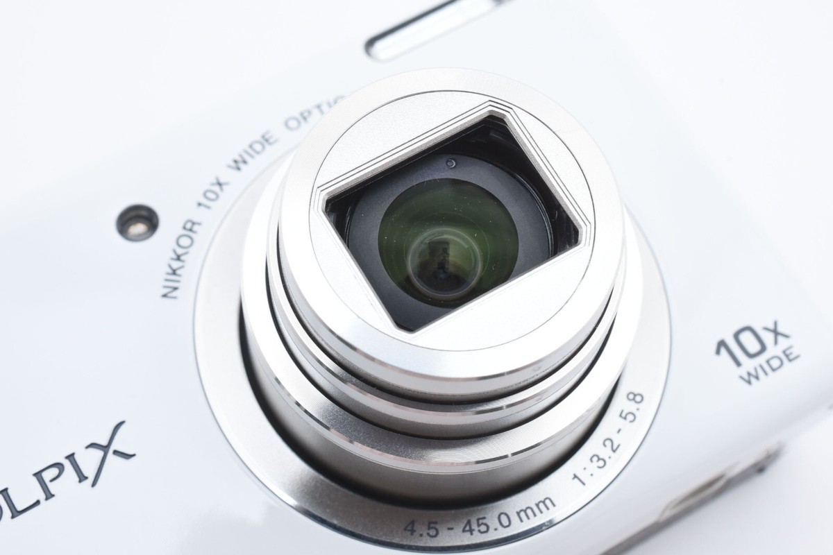 Nikon COOLPIX S6200 White Compact Digital Camera with Box