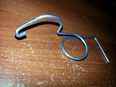 GAME BIRD SUPPLY 25 Pack Right Hand Cage Latches. Rabbit, Quail, Game Bird, Chicken Cages.J Clip