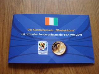 EXCELENTE Costa de Marfil KMS ¡Medalla Conmemorativa! Juegos de monedas de curso FIFA para Mundial de fútbol 201