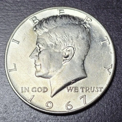 1967 KENNEDY HALF DOLLAR 40% Silver Coin - Uncirculated? Constitutional Round AU