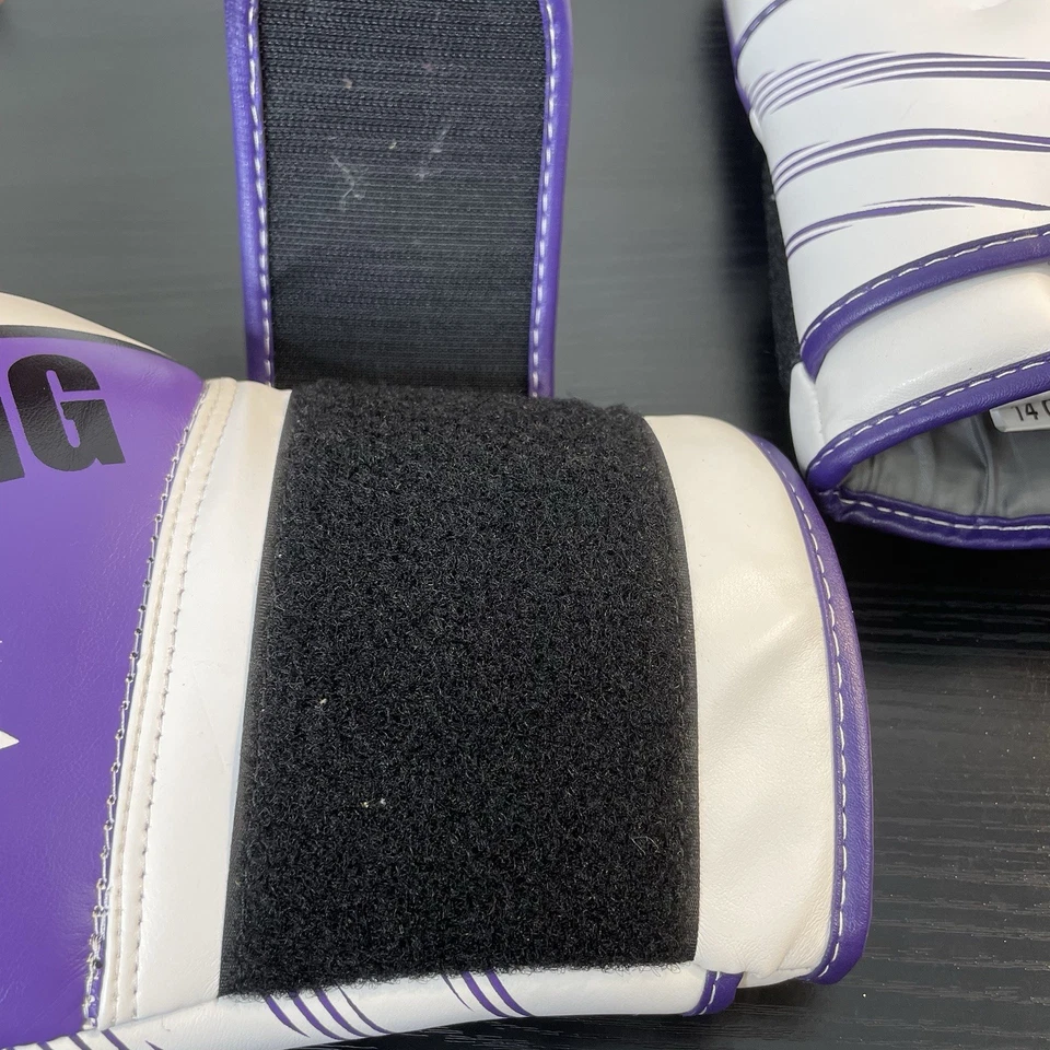 Guantes de entrenamiento de espuma infundida TITLE BOXING gancho y bucle púrpura, blanco y negro 14 oz Foto 4 de 4