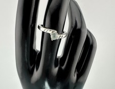 Vintage Sterling Silver .925 Dainty Sky Blue Topaz Ring Dec Birthstone sz 7 3/4