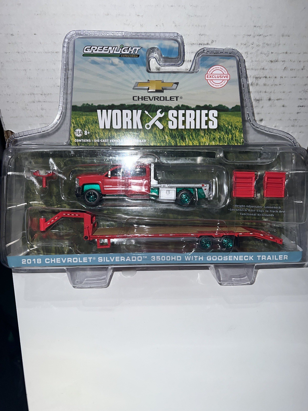 Greenlight 1/64 CHASE 2018 Chevy 3500hd With Gooseneck Green Machine
