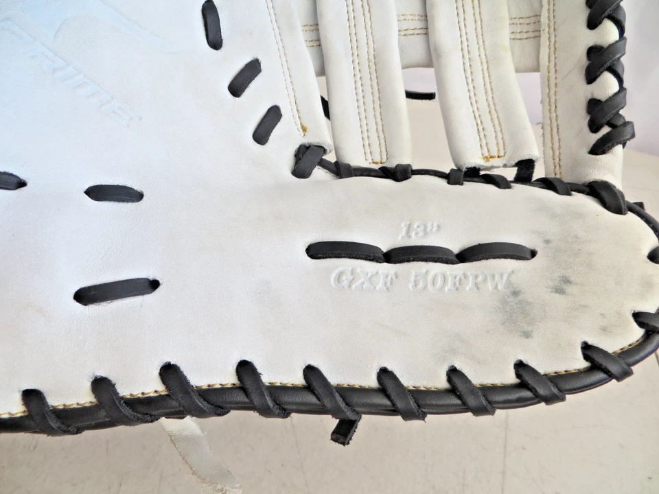 MIZUNO MVP PRIME 13" GXF 50FPW SOFTBALL WHITE LEATHER LEFT HANDED 1B MITT - Image 3 of 4