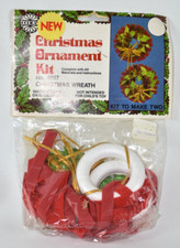 Vintage Holiday Christmas Wreaths Sequin Bead Pin Set 2 Ornament Kit 4037