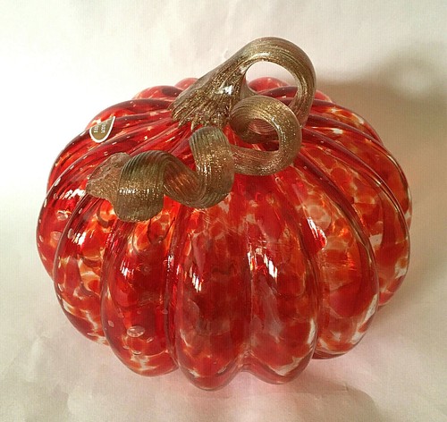 NEW 7" wide RED Clear Swirl Art Glass Pumpkin Fall Thanksgiving Halloween - Picture 2 of 5
