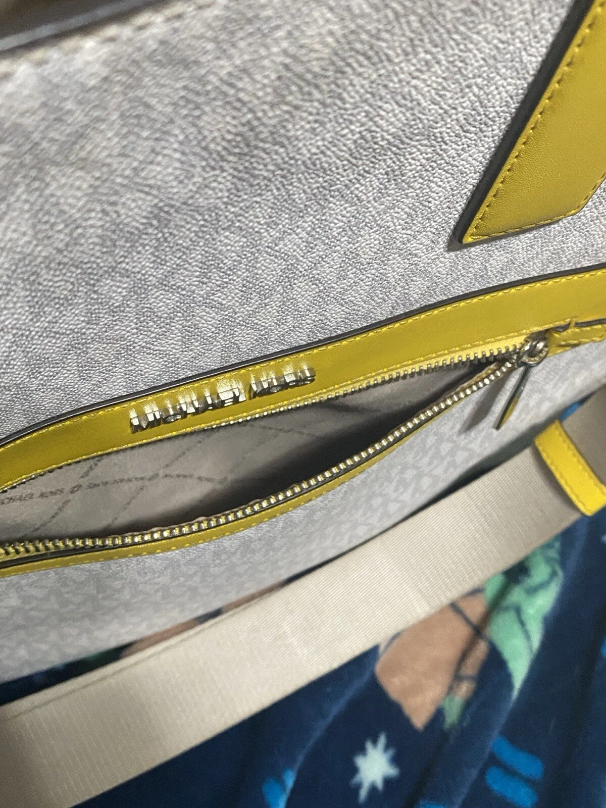 Borsa Michael Kors Kenly Large North South bianca MK firmata giallo agrumi