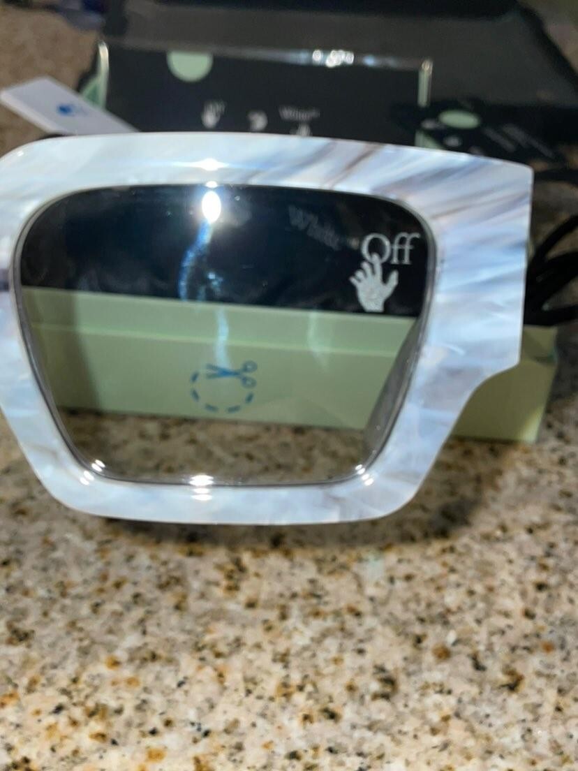off-White Mari Sunglasses 【公式通販】