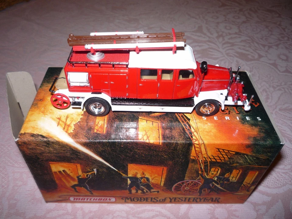 MATCHBOX YFE 07 1938 MERCEDES KS 15 FIRE TRUCK - Photo 1/1