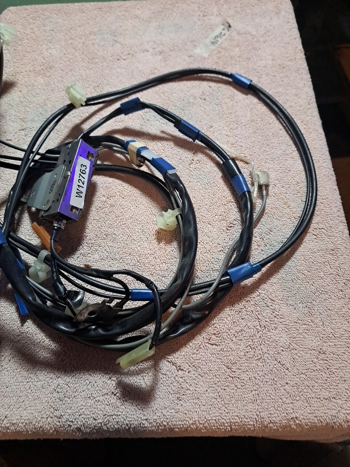 9805 Lexus GS300 Large Harness Radio Stereo Antenna Wire Center OEM