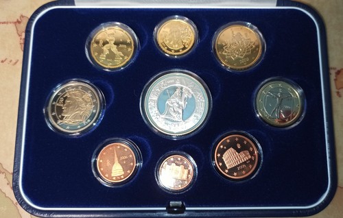 ITALIA 2006 - Serie Divisionale + 5 Euro Argento 60° Anniversario Repubblica - Foto 2 di 8