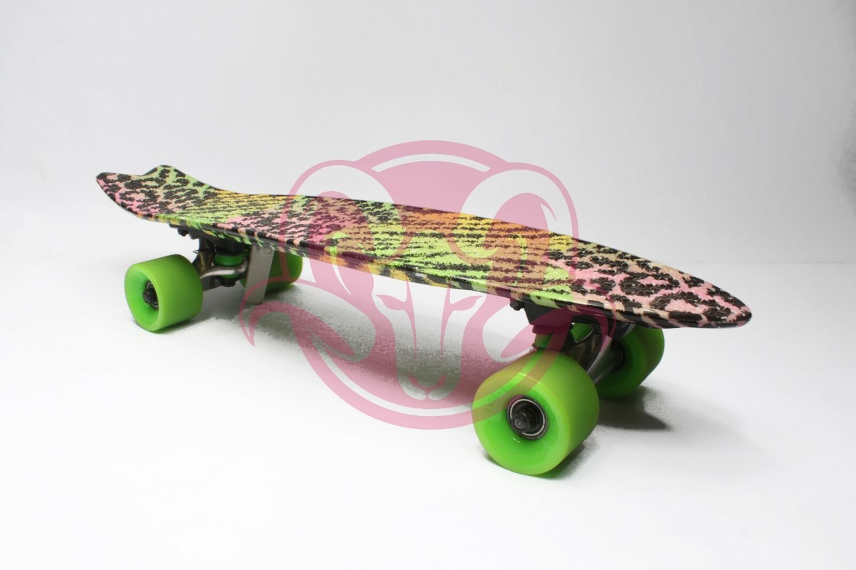 GLOBE バンタムST Globe Bantam ST Jungle Plastic Skateboard | SkatePro